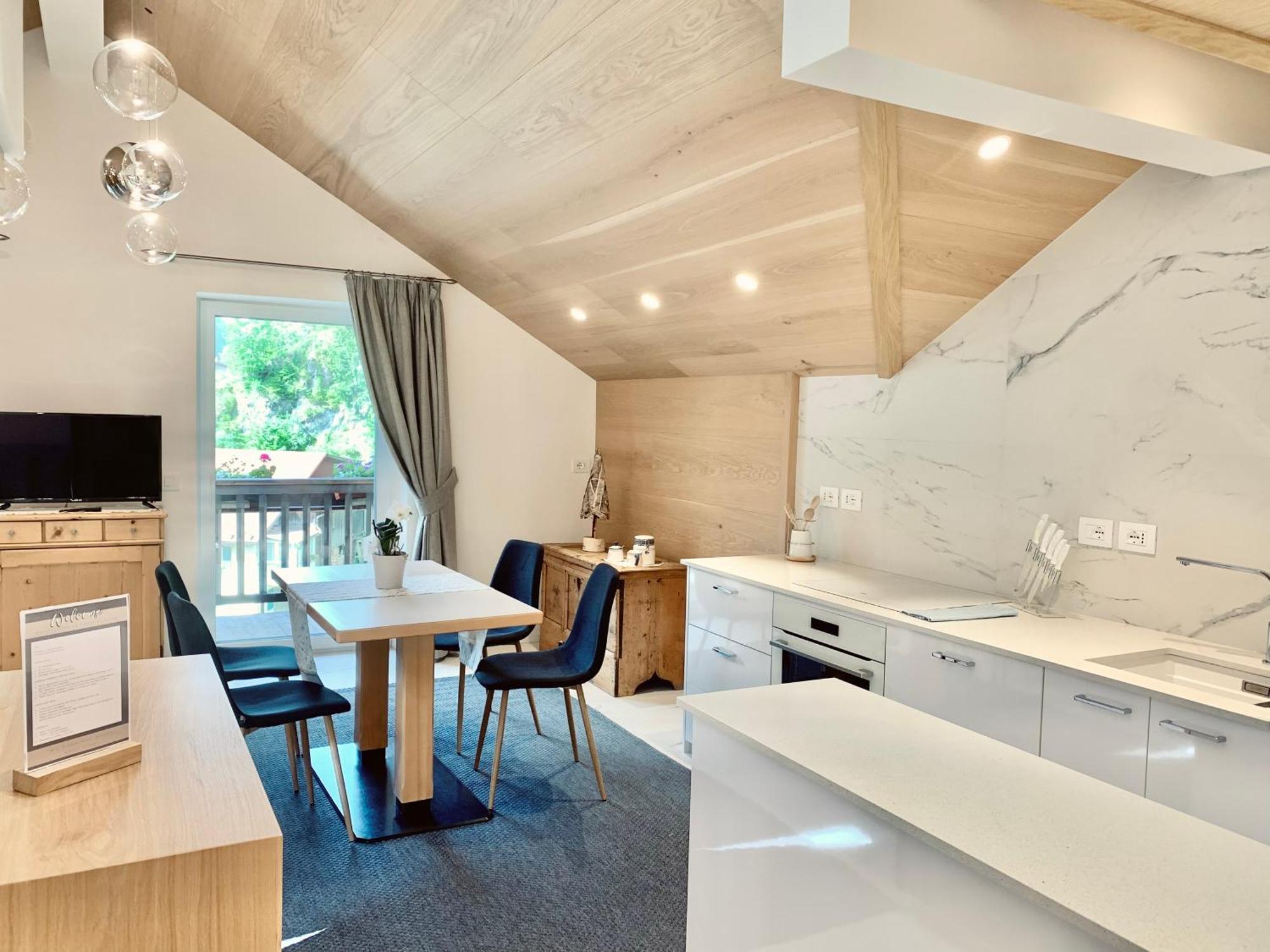 Eurochalet Campitello di Fassa Szoba fotó